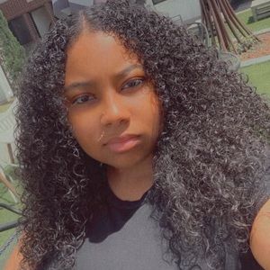 Meet your Posher, Ariana